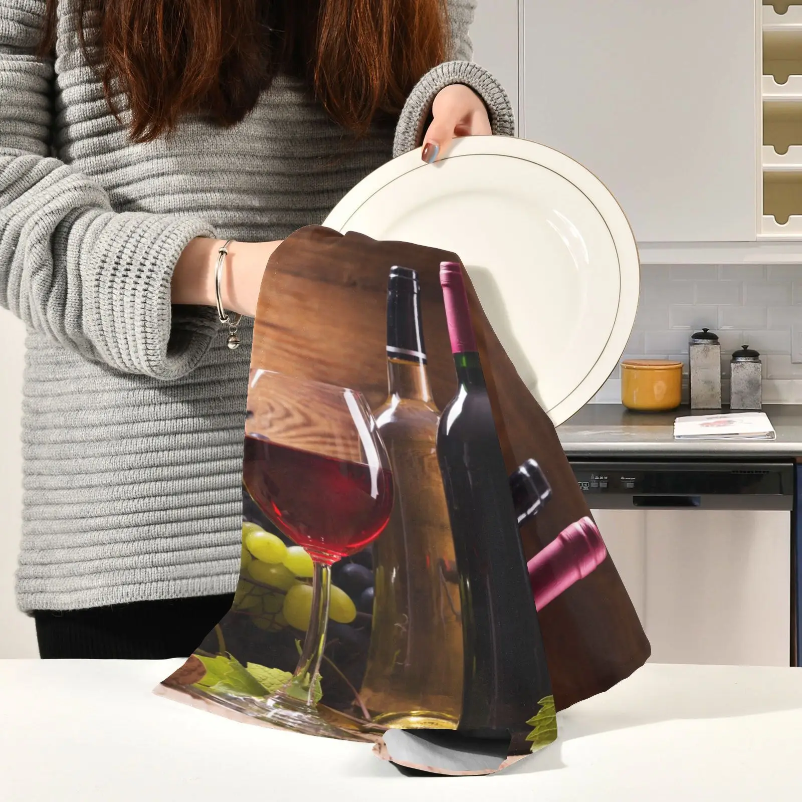 

Red Wine Grapes On Wooden Kitchen Towel 4 Pcs Set Household Cleaning Cloth Dish Towel Soft Absorbent Rag Dishcloth Tea Towel
