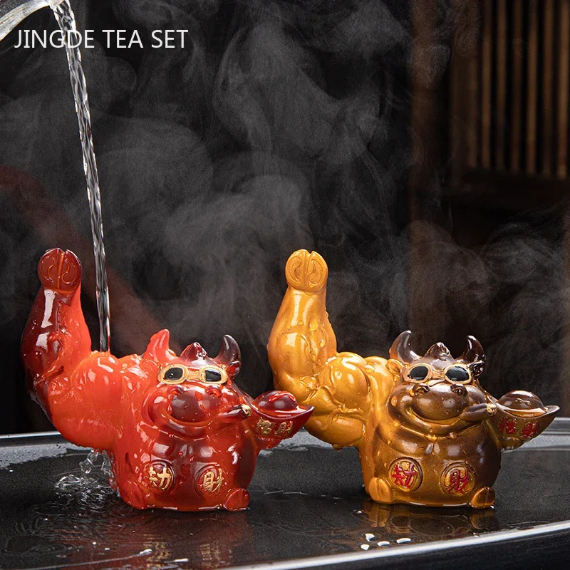 Creative Resin Animal Sculpture Tea Pet Muscle Arm Lucky Cat Color Changing Tea Doll Ornament Opening Gifts Home Decoration