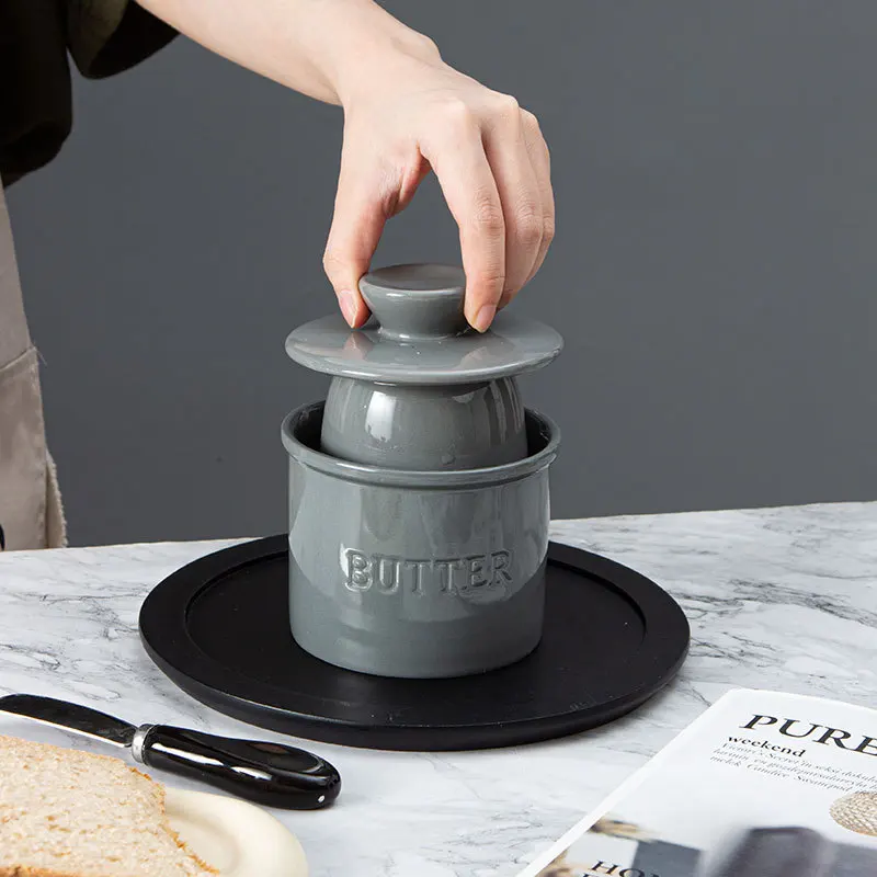 Butter Storage Box Ceramic Sauce Dishes Ceramic Butter Cup Yellow Oil Tank Water Sealed Cheese Sealed Tank With Cover Creative Western Style