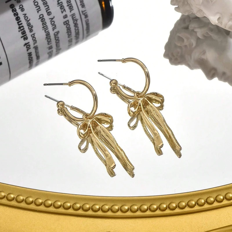 New Luxury Soft Versatile Bowknot Earrings Fashion Gold Color Tassel Stud Earring For Women Statement Daily Wear Jewelry Gifts