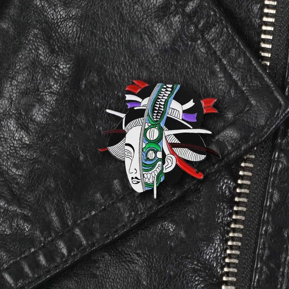 

Retro Creative Skeleton Mask Badge Pin Collar Brooch Women Lapel Brooch Geisha Brooch Enamel Pin Brooches Pin