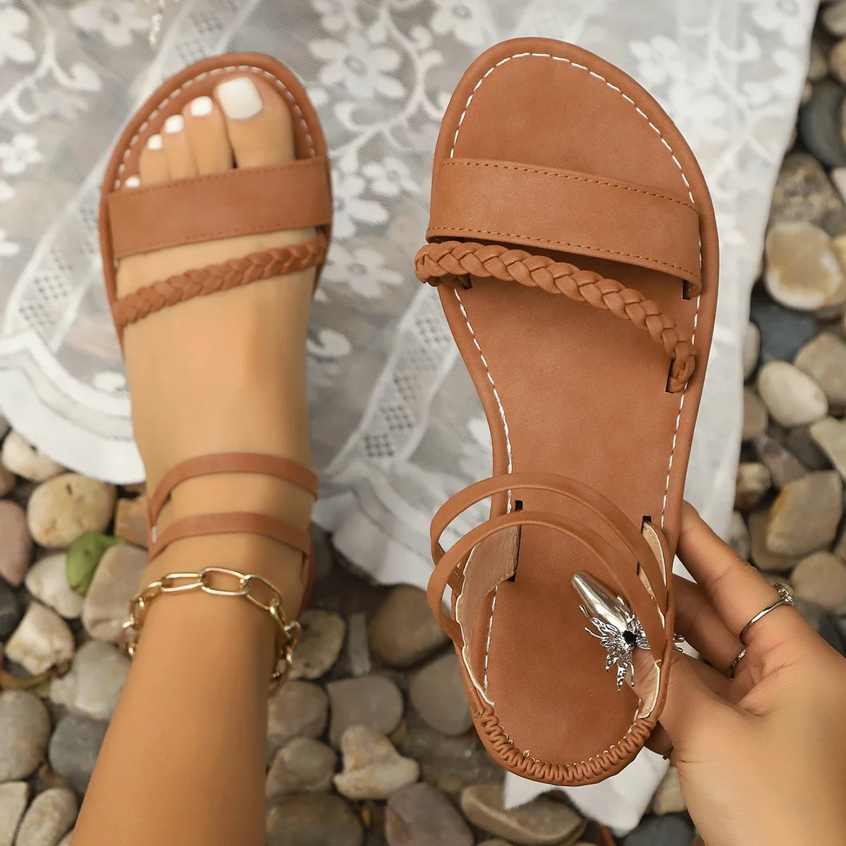 Modische lässige flache Sandalen für Damen, Übergröße, Damenschuhe, neuer Stil, geflochtener Fuß, elastisches Band, römische Strandschuhe