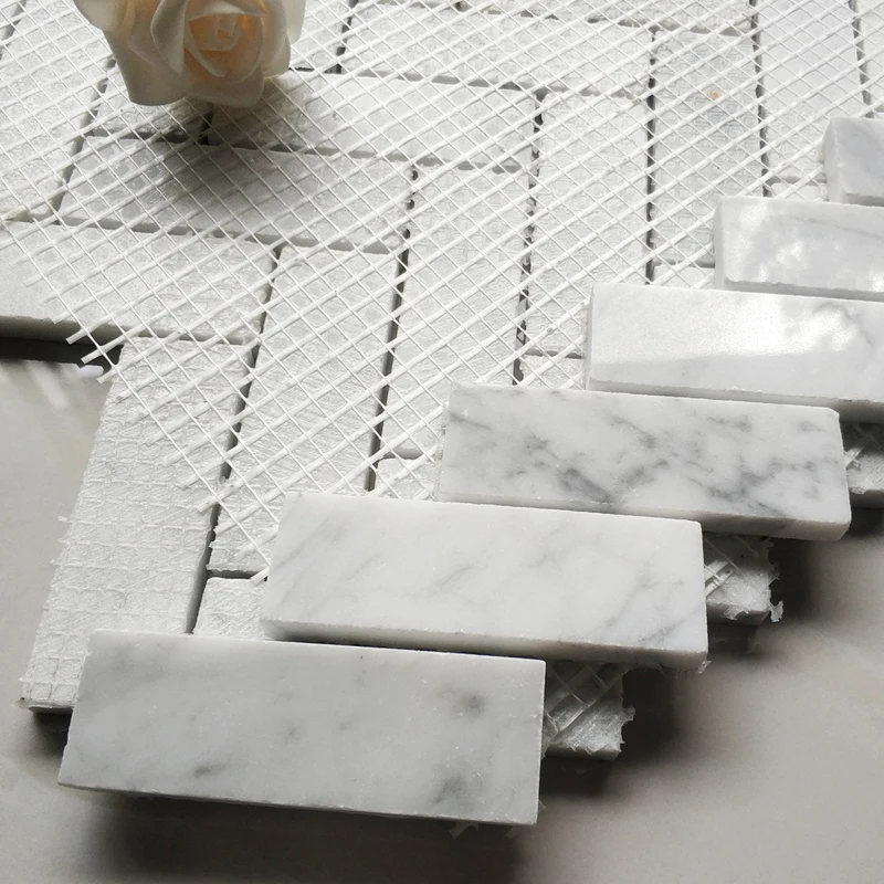 Мраморная мозаика в елочку