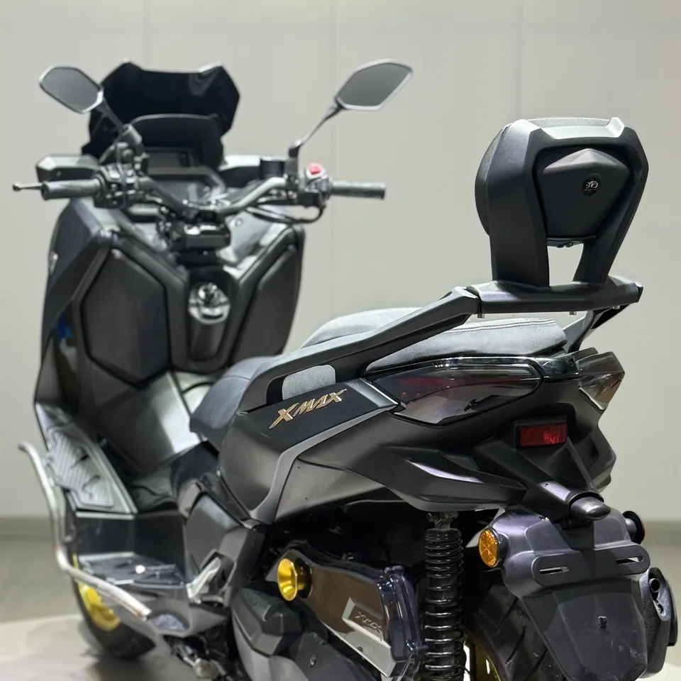 パッセンジャータンクハンドル に適合する X-マックス 300 2023