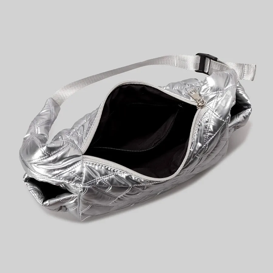 Large Capacity Tote Bag Hot Sale Of The Season New Fashion Simple High Aesthetic Niche Design Casual Commuting Underarm Bag Soft