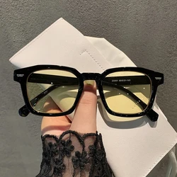 Retro Unisex Rectangle Cat Eye Vintage Sunglasses - Fashionable Eyewear 2023 (Black and yellow)