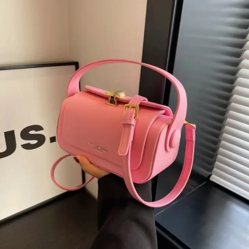 حقيبة كتف جلد أسود متعددة الاستخدامات