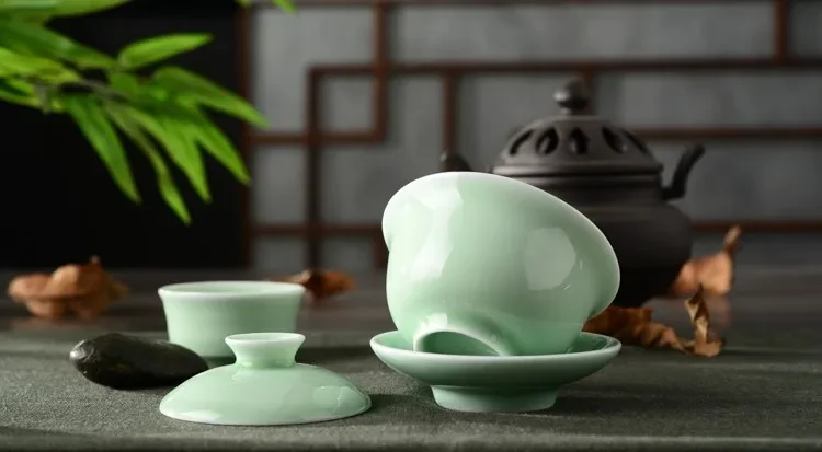 High-quality Chinese traditional Celadon gai wan tea set,China Dehua Bone Tea cup gaiwan tea porcelain teacup set kettle