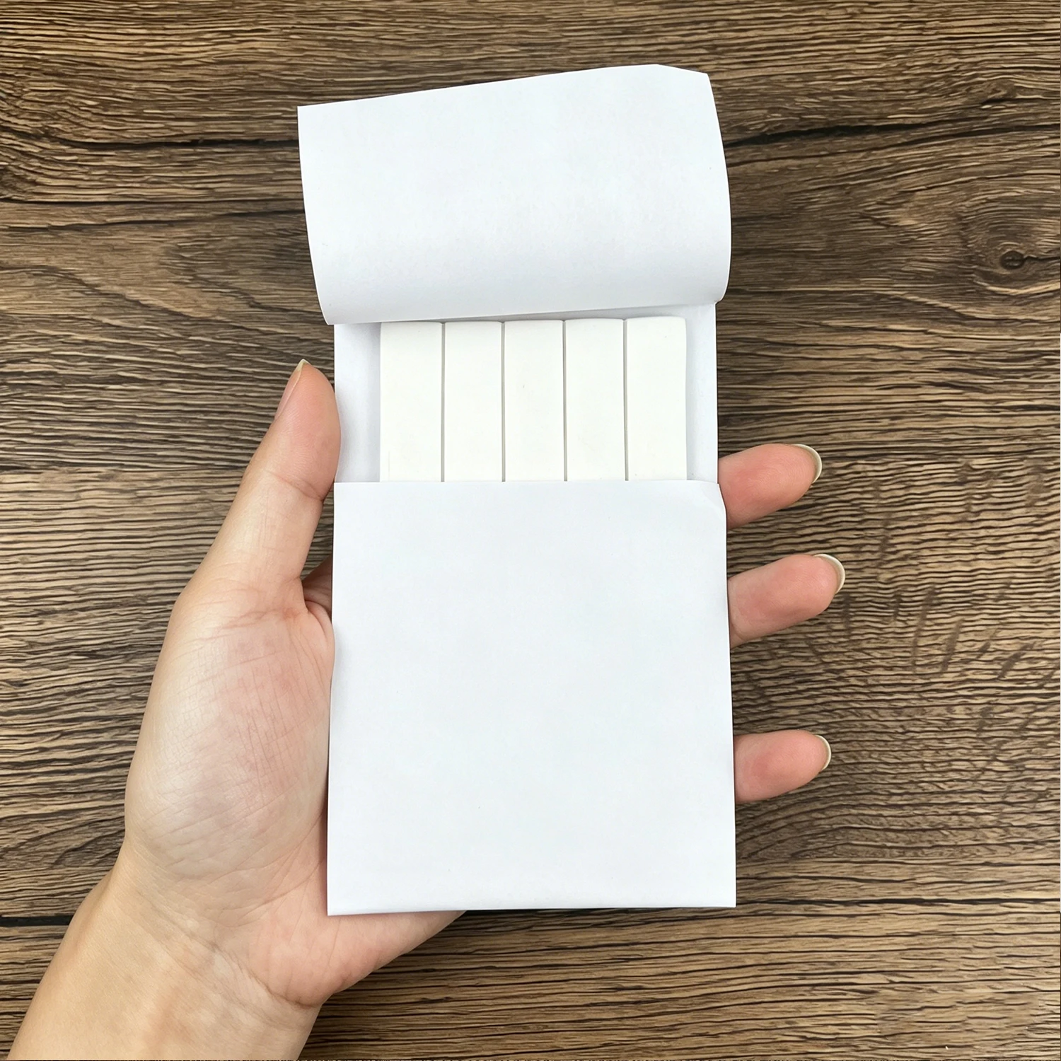 재사용 가능한 스티키 화이트 택 퍼티 50g 75g 100g 150g 무독성 제거 가능한 벽면 접착제 사진 프레임 포스터 장