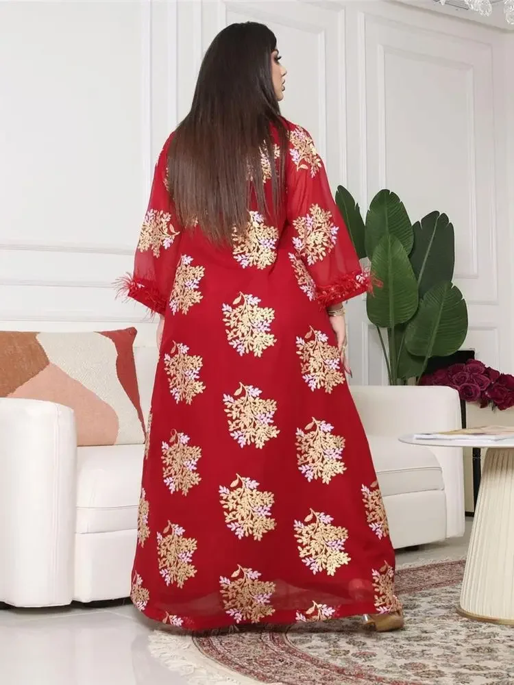 جلابية حمراء بتطريز ذهبي فاخر