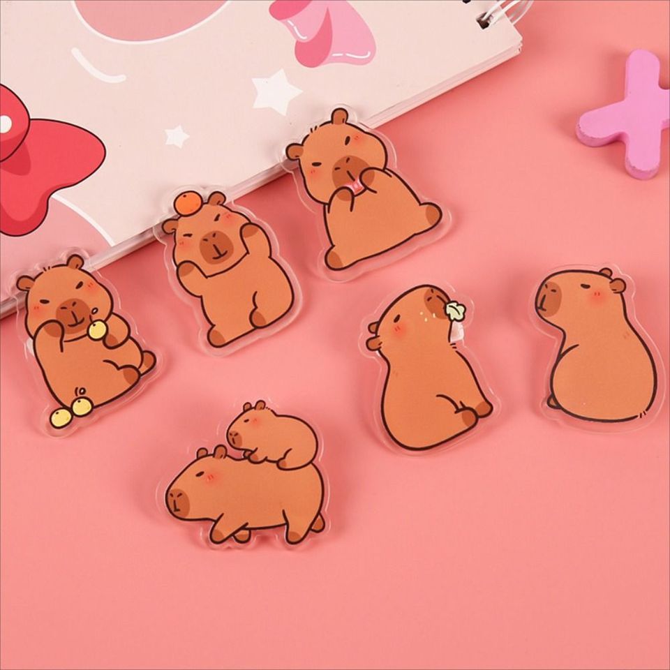 Exquisite Breastpin Acrylic Capybara Pin Cute Kapibara Capybara Brooch Lovely Kawaii Kapibara Badge Backpack Decor