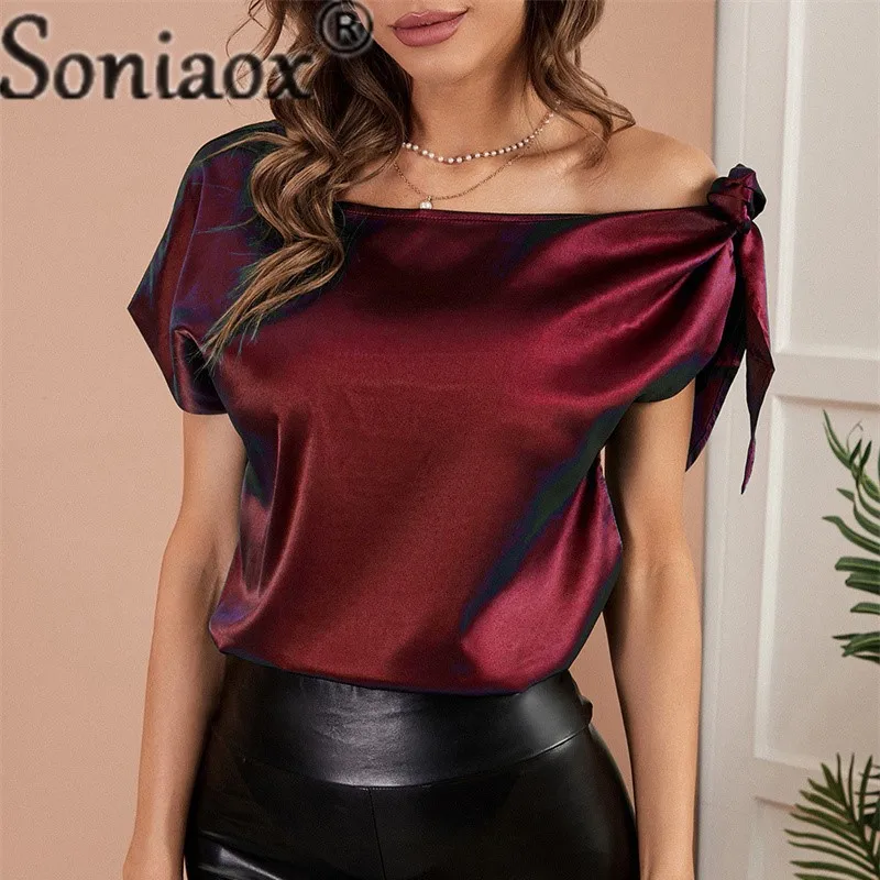 Рисунок 3 - Блузка женская однотонная с бантом