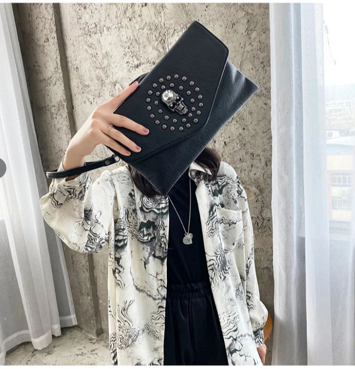 Schoudertas voor dames, nieuwe punkstijl, persoonlijkheidstas, okseltas, schedel versierde tas_voghion.com