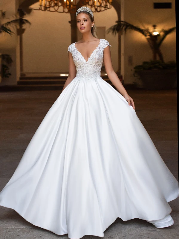 2023 Women's Wedding Dress Lace Appliqué Beaded V-Neck Robe De Mariée Long Sleeve Bridal Dress Seaside Wedding Party Vestidos De