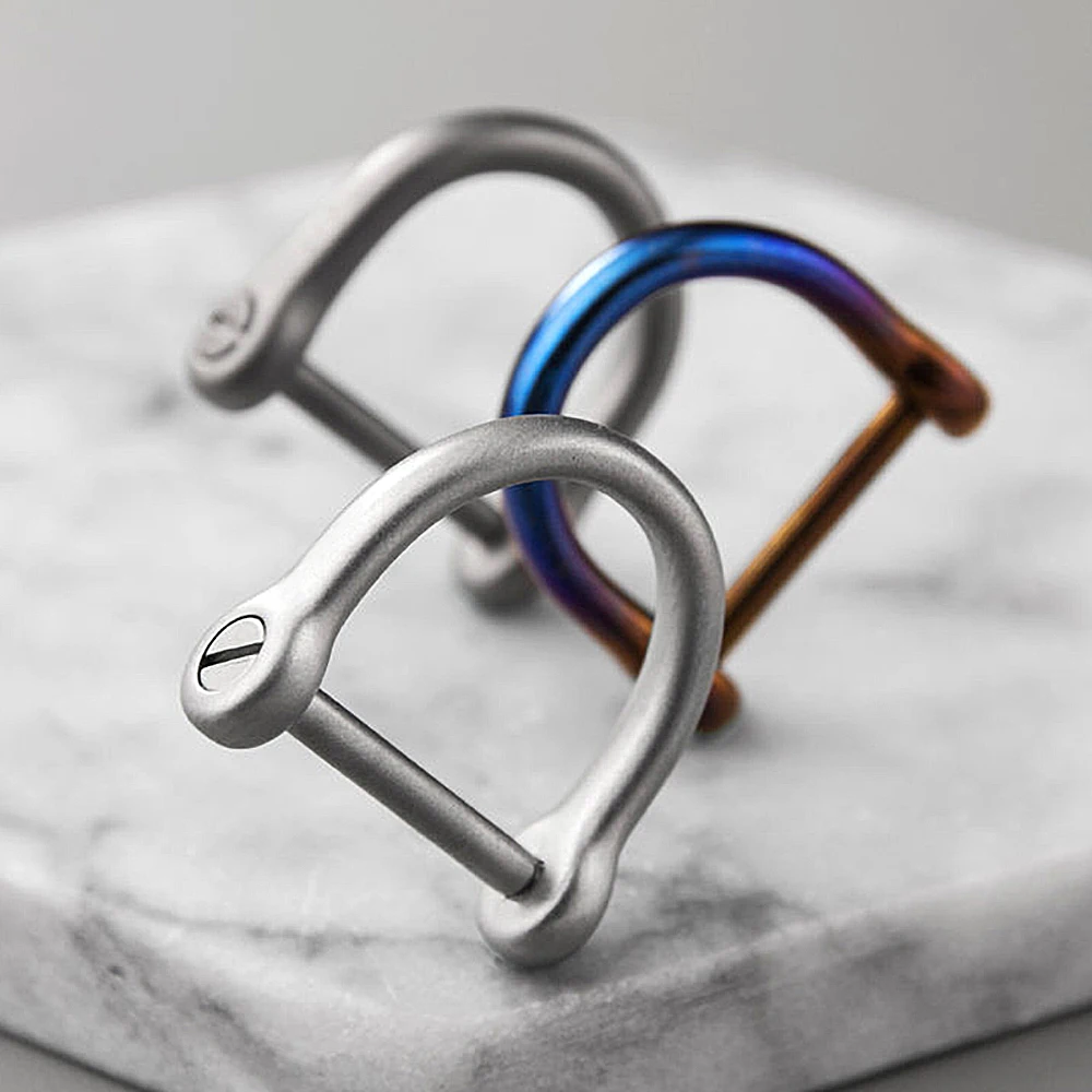 Luxury Titanium Horseshoe Buckle Keychain - Lightweight Baked Color Key Ring Holder, Premium Gift