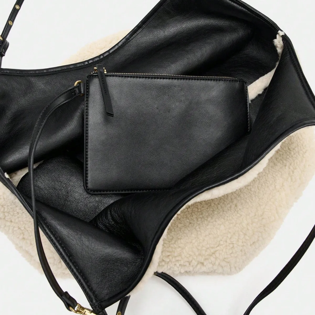 Fashionable White Underarm Large Capacity Autumn Winter Plush Lamb Commuter Tote Shoulder Handbag Soft Polyester Material