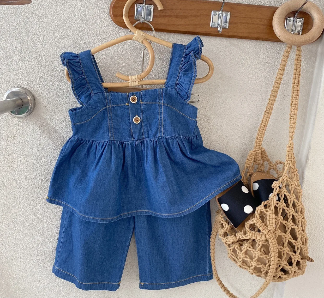 

2022 Summer Children'S Clothing For Girls Denim Fungus Vest Top +Cropped Pants Two-Piece Fashion Casual Girls Clothes Suit