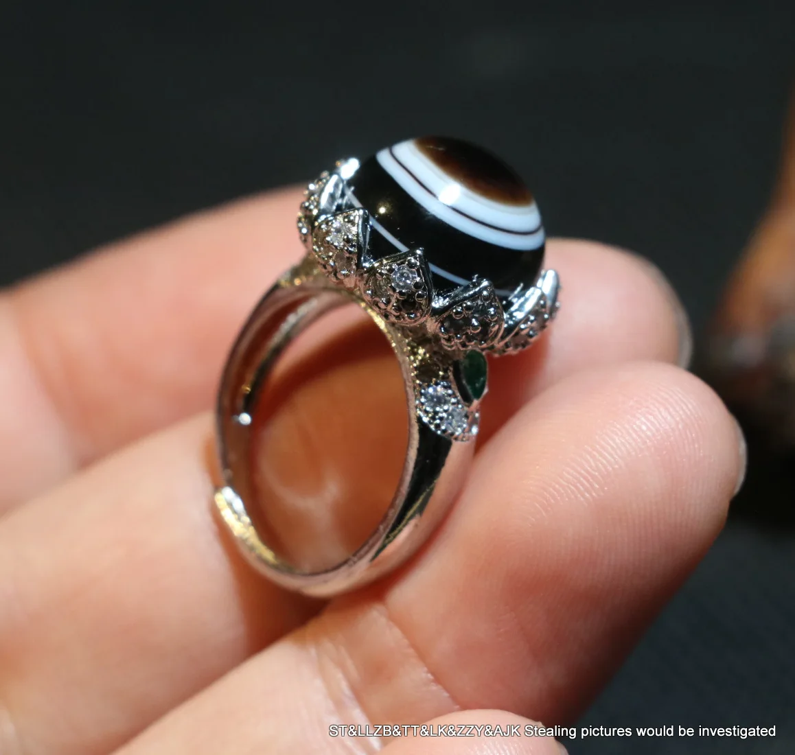 

Collectible LKbrother Sauces Magic Power Tibetan Old Agate Heaven Eye dZi Bead Bronze Finger Ring Amulet UP20 LKC15A02