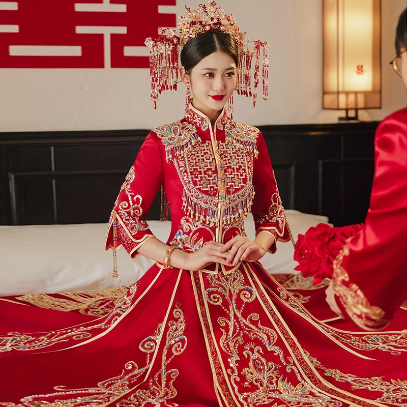 

Классическое атласное свадебное платье Qipao для невесты с длинным рукавом потрясающая одежда в китайском стиле элегантное платье Ципао с блестками и бисером с кисточками