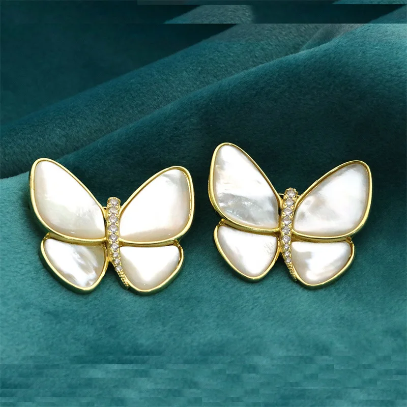 Elegant Butterfly Shape Brooch Gold Color White Shell Pearl