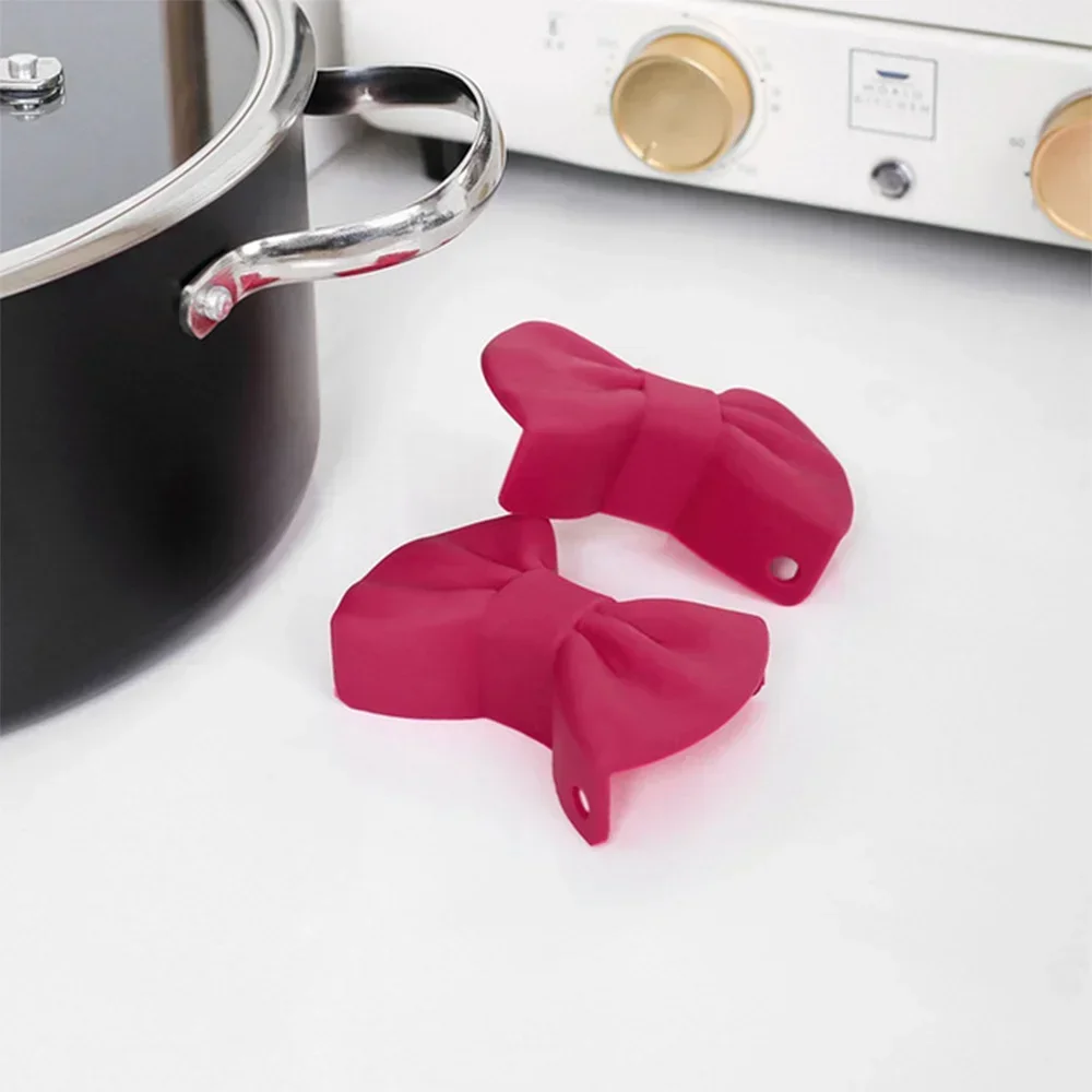 Non-Slip Bowknot Silicone Heat Insulation Kitchen Utensil Pot Clip Finger Protector Pinch Resistant Holder Cooking Oven Glove 2X silicone oven mitts kitchen gloves silicone oven gloves