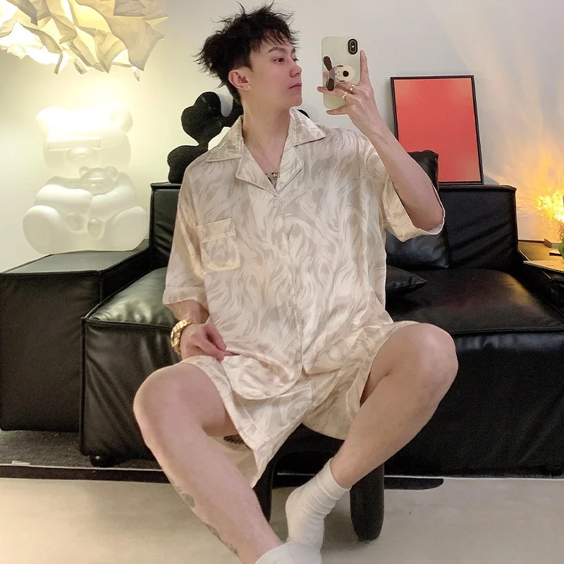 남성용 여름 아이스 실크 잠옷 반팔 홈 레저 편안하고 통기성 좋은 고급스러운 팬더 프린트 새틴 슬립웨어 나이트가운
