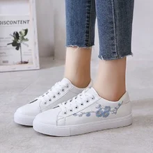  Women Running Shoes 2023 Spring Autumn Fashion White Breathable Embroidered Flower Lace-Up Casual Sneakers Zapatos De Mujer 