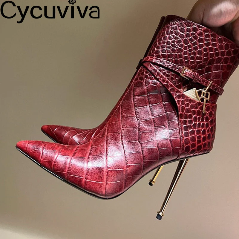 

Pointy Toe High Heel Ankle Boots For Women Genuine Leather Metal Lock Designer Cowboy Motorcycle Boots Winter Knight Short Boots