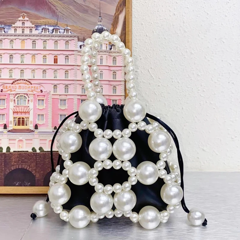 thumbnail image 1 of Bolsos de noche para mujer, bolsos y carteras de diseñador de lujo para mujer, novedad de 2024, en mini cubo trenzado con cuentas de PU, para llevar al hombro o en la muñeca, 1 of 5