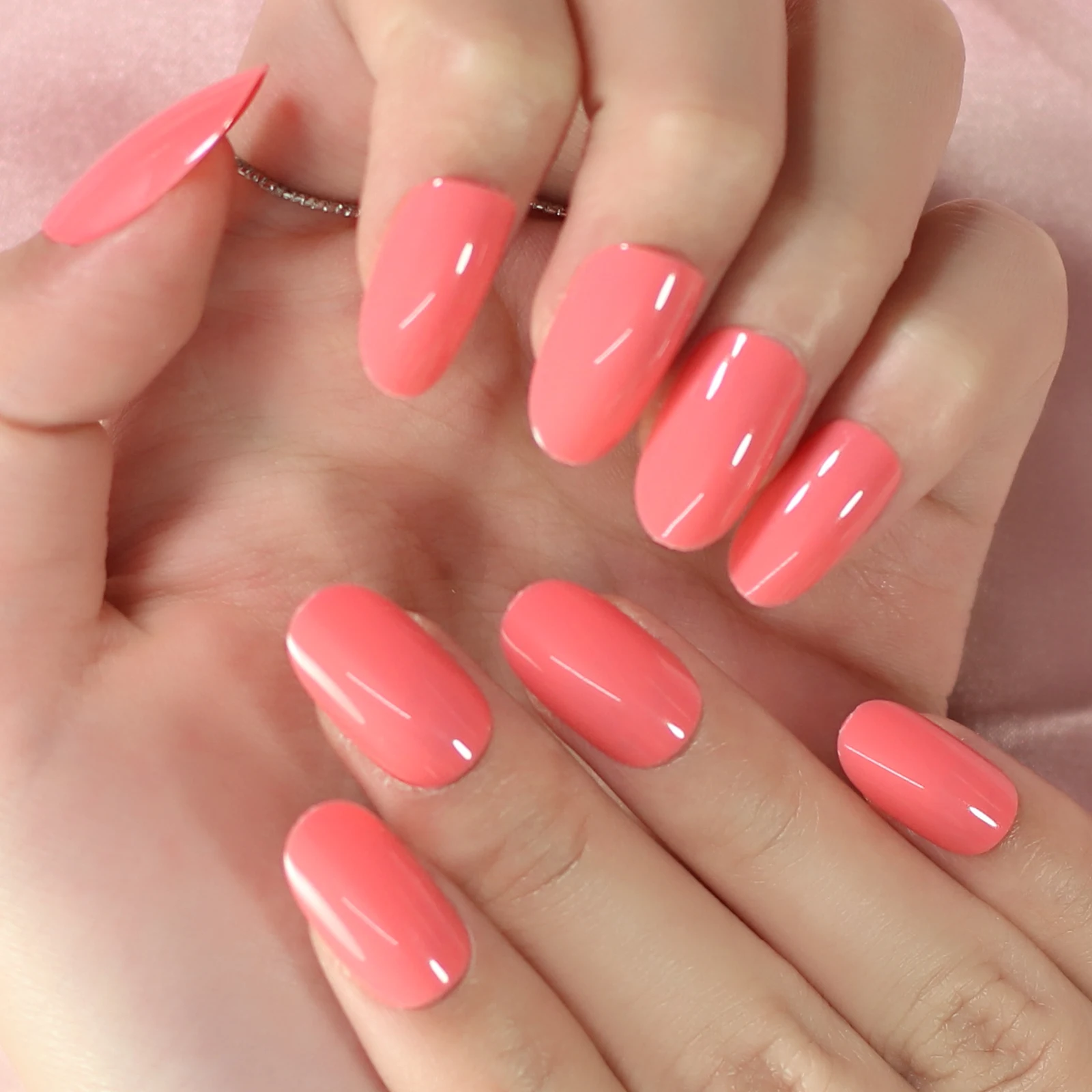 Coral Nail Designs: 45 Trendiest Looks and Colors | Coral nails with  design, Coral nails, Coral acrylic nails