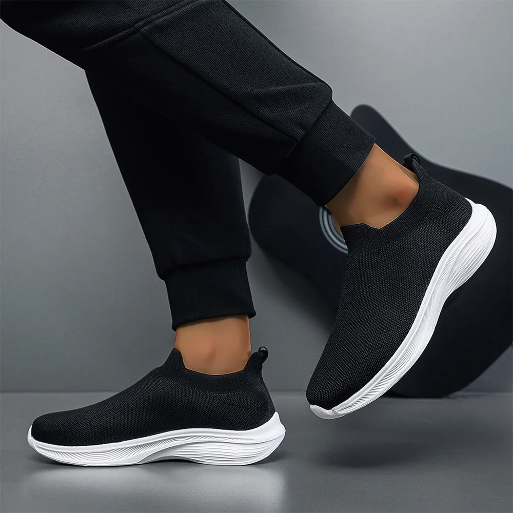 W001 Unisex Soft-Soled Non-Slip Running Shoes for Men and Women, Lightweight Loafers, Black and White Casual Sports Shoes, Campus Casual Style Four-Season Fly-Knit Sports Shoes 3