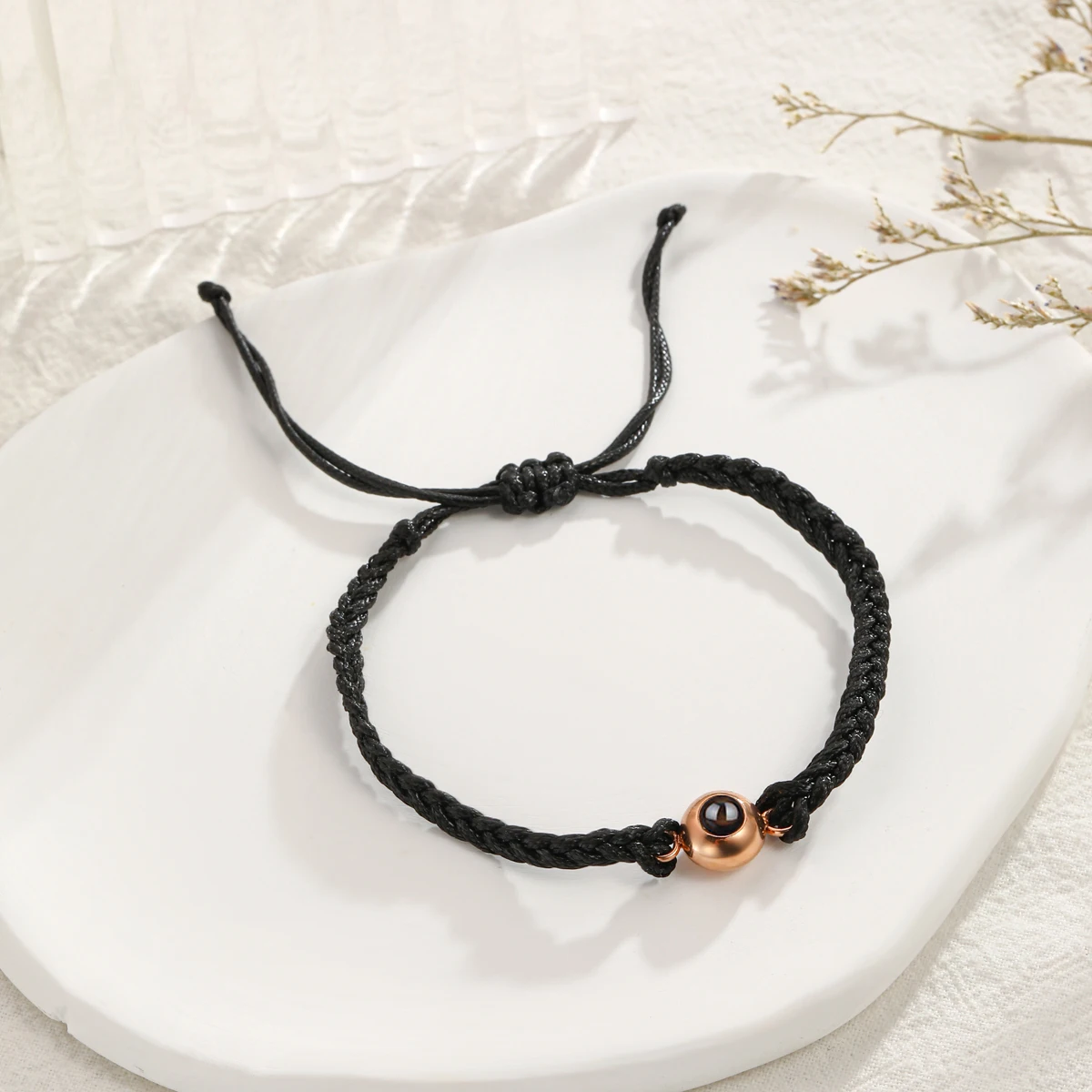 thumbnail image 4 of Pulsera con foto personalizada al por mayor Pulsera con proyección de foto personalizada Pulsera con proyección negra para hombres Regalo de cumpleaños y Navidad, 4 of 5