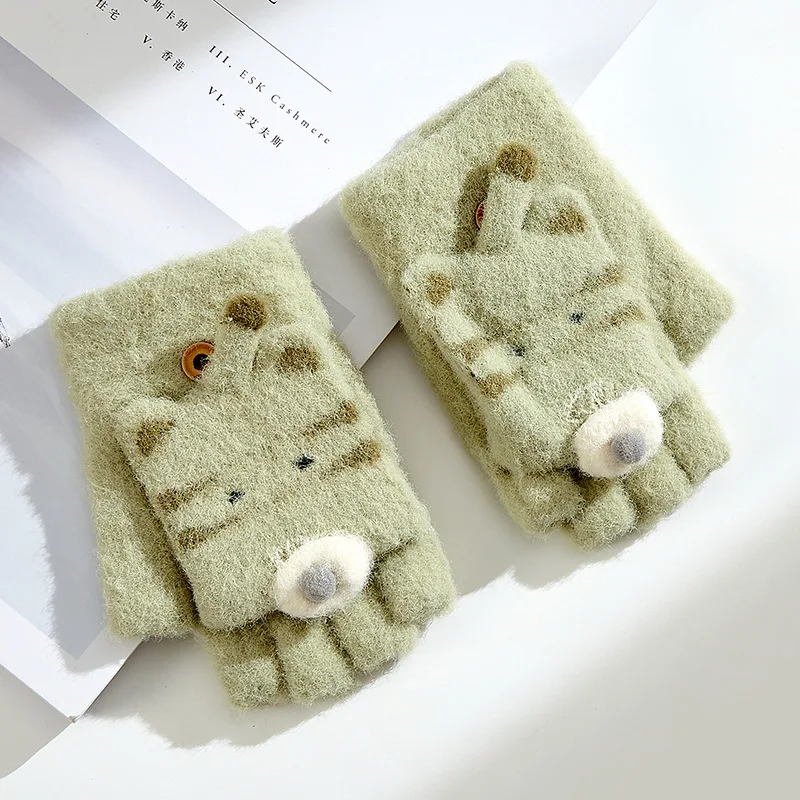 ��̿� ������ �尩, �ܿ�  �� �հ��� ������, ���� ȣ����, ��ġ�� �ҳ�, �Ϳ��� �۾�, 3-8 ��