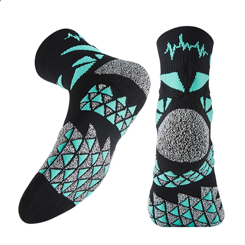 Professional Mid-calf Grip Socks Image 7