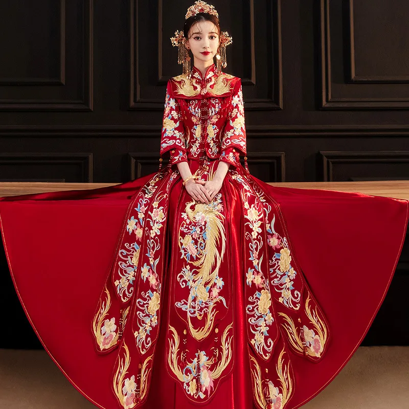 

Chinese Style Cheongsam Bride Wedding Dress Exquisite Embroidery Marriage Suit Noble Bride Costume Elegant Toast Clothing