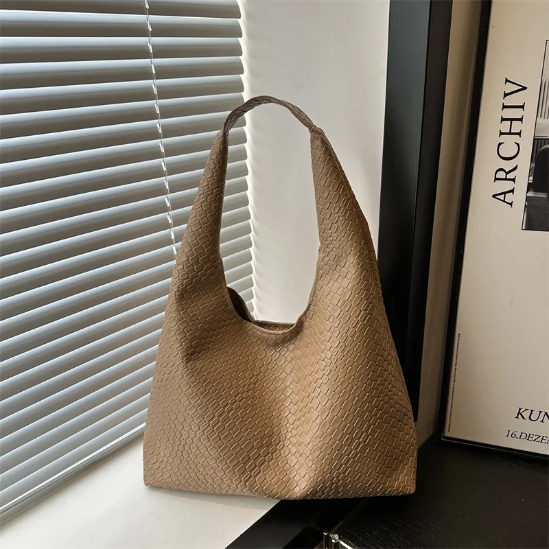 City Chic Large Capacity Woven Tote Bag