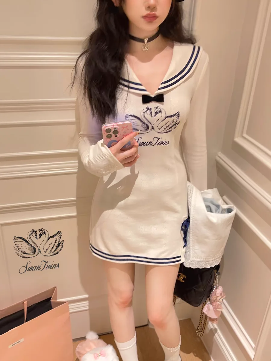 Princess Sweet Lolita Bobon21 Bow Twin Swan Sailor Collar Shape-Flasting Autunno Inverno Lines Abito Lavorato A Maglia D2275