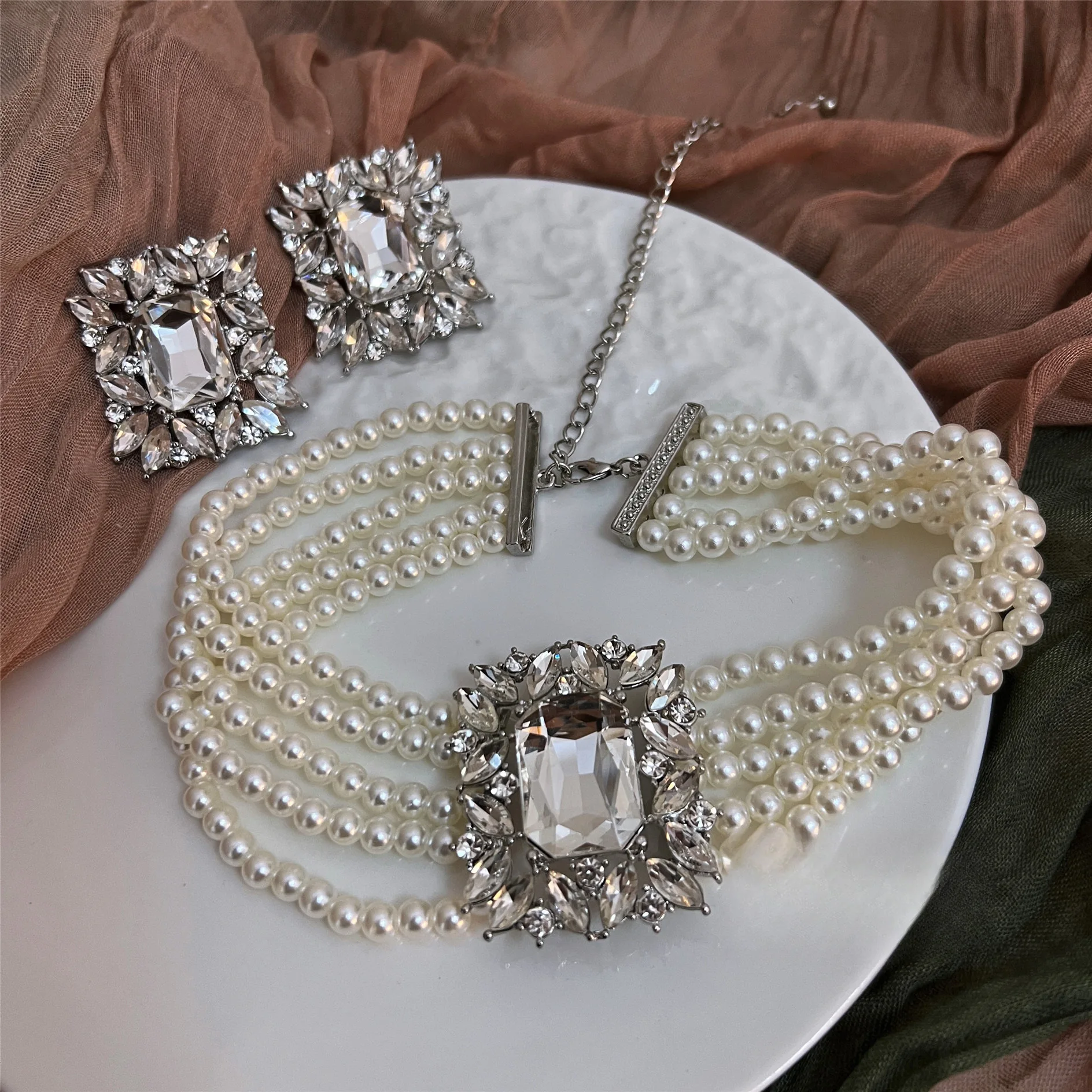 2 Pcs Rhinestones Square Leaf Multi-layer Necklaces Europe American Exaggerated Chokers Necklaces Dainty Collarbone Jewelry Sets 1