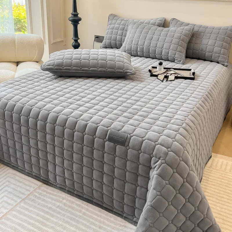 New Light Luxury Lambswool Bed Cover Thickened Anti Slip Bed Solid Color Warm Quilted Bedspread Bedding