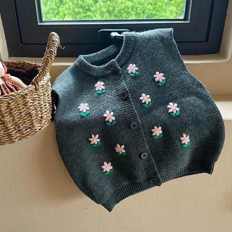 

2023 Autumn New Children Sleeveless Woolen Vest Baby Girls Cute Flower Embroidery Vest Casual Tops Sweater Cardigan Kids Clothes