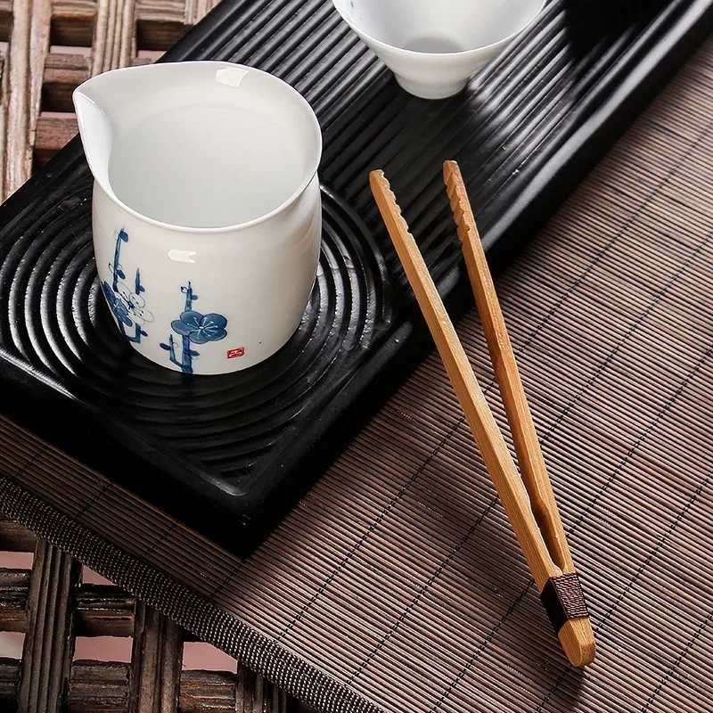 Hot Sale Bamboo Wooden Tea Clips Kitchen Food Tongs Salad Toast Tong Tweezer Ice Sugar Tea Clip Teaware Accessories Christmas