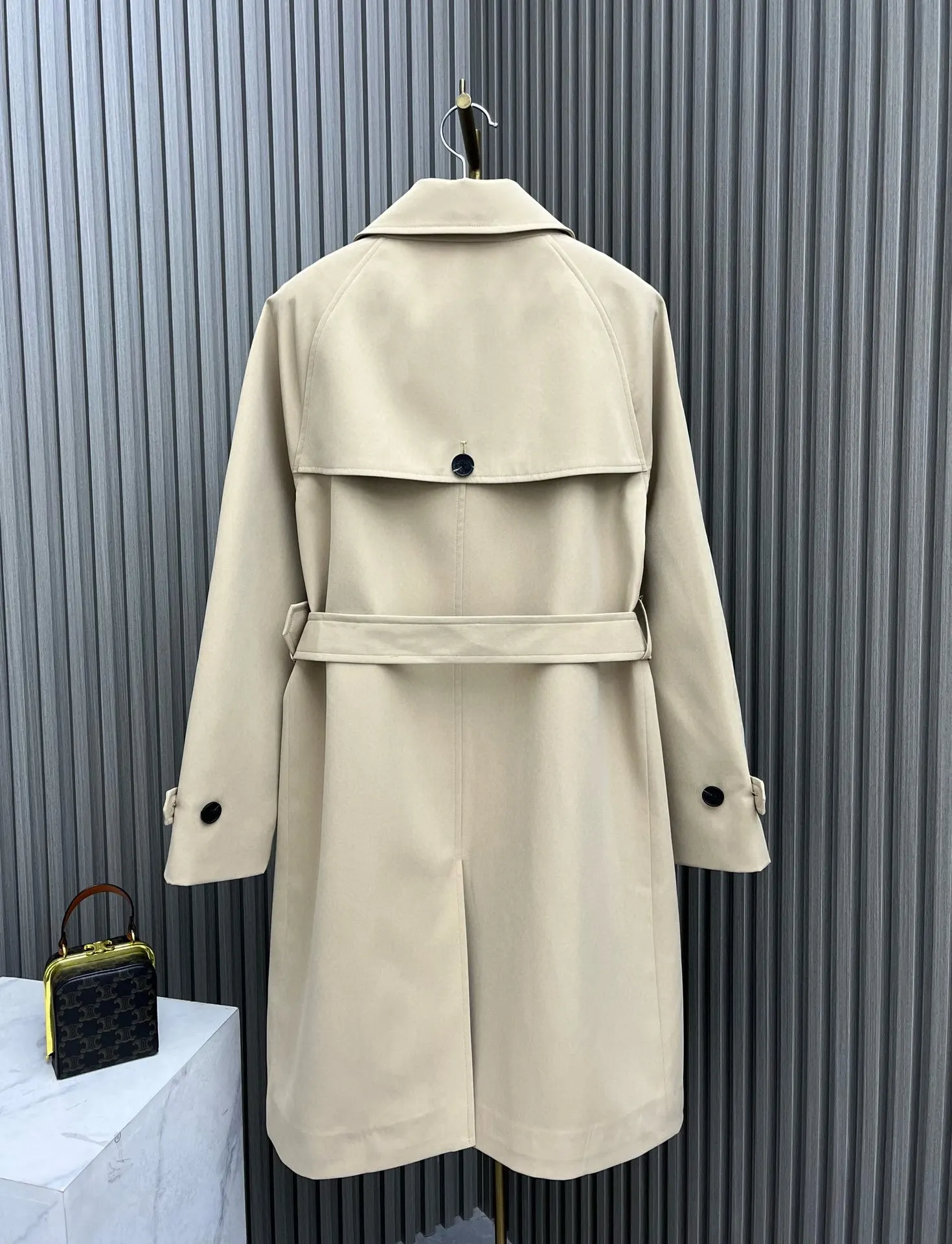 

New high-end long British-style double-breasted coat and mid-length trench coat