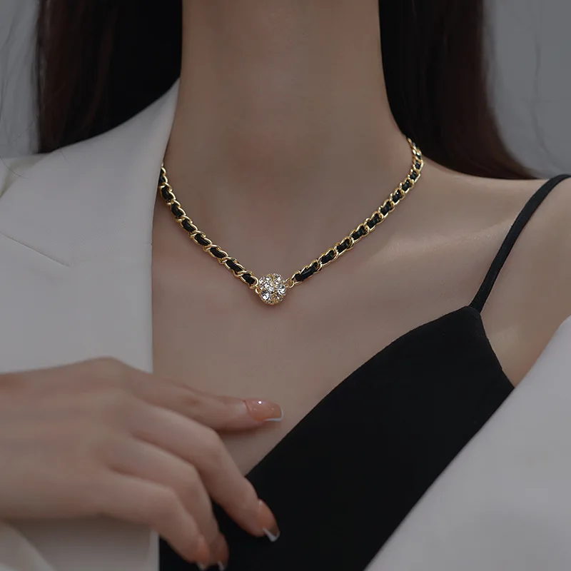 European And American Simple And Fashionable Neck Chain Claw Chain Inlaid With Diamond Rhinestone Multilayer Clavicle Chain
