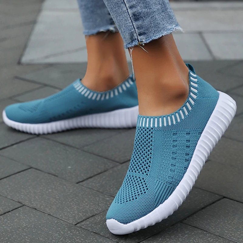 

Breathable Women Sneakers Lightweight Women Casual Shoes Outdoor Non-Slip Sport Shoes Big Size Mesh Female Flats Free Shipping