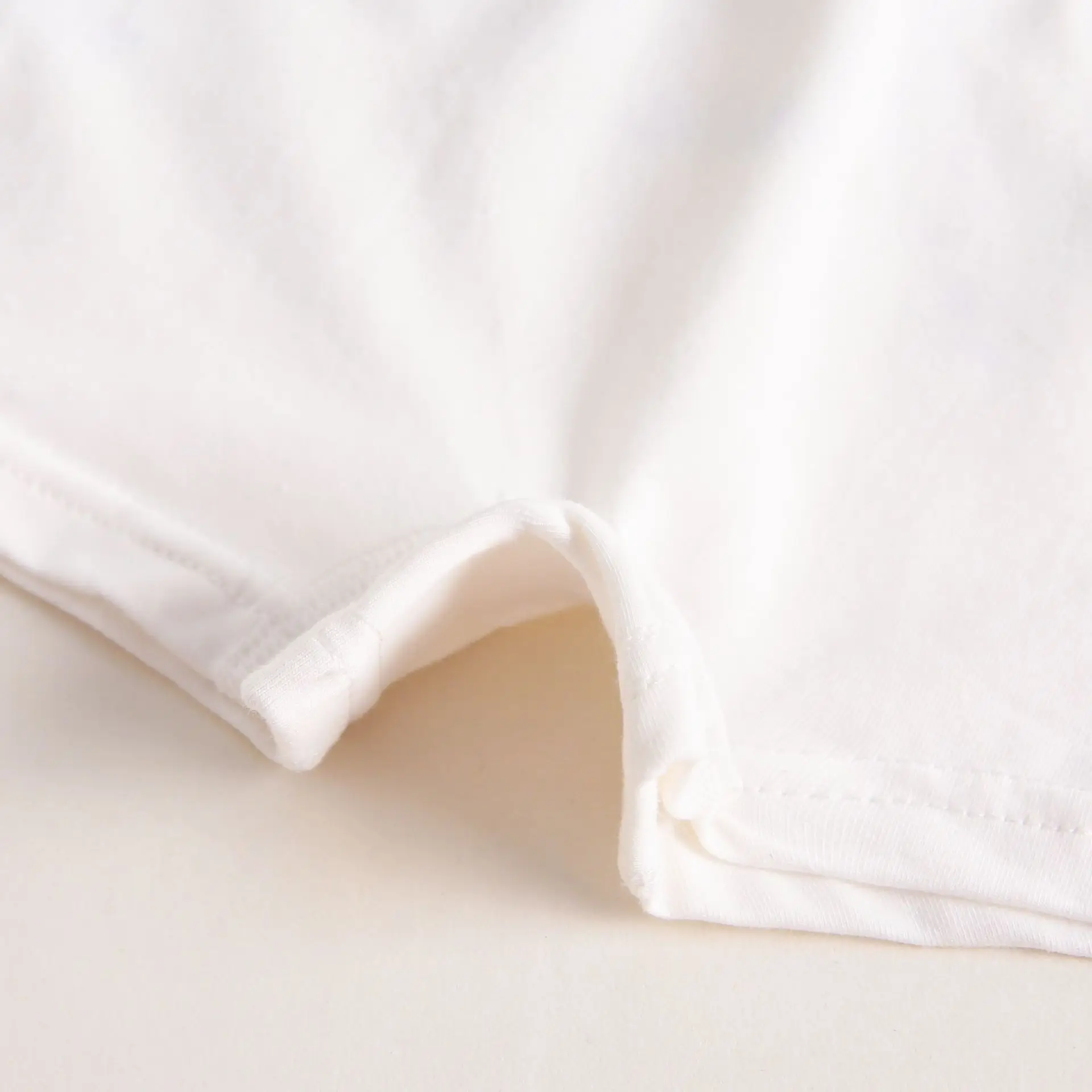 Slip boxer in cotone traspirante per bambina, bianco e viola con stampa floreale, pantaloncini di sicurezza per bambini, biancheria intima per bambini - immagine 3