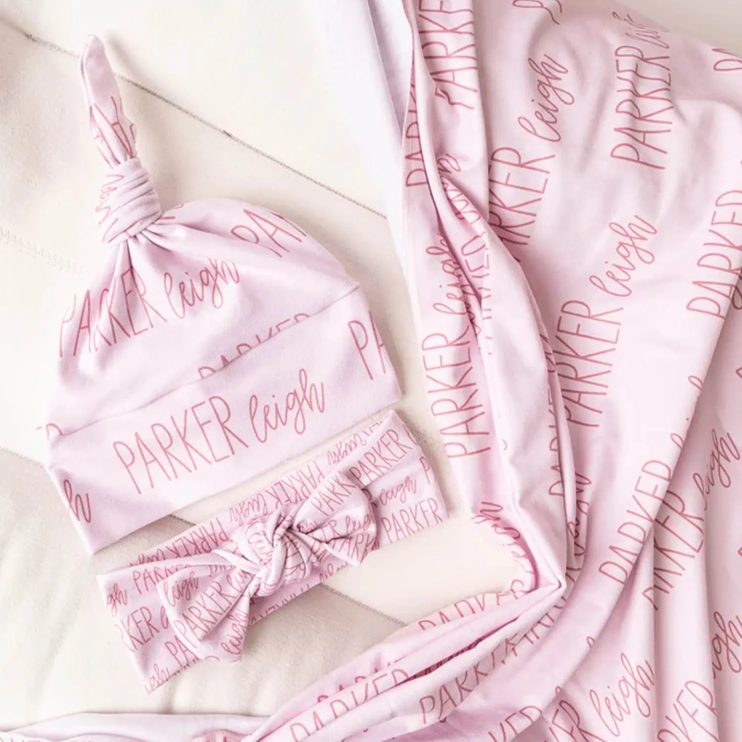 LVYZIHO Personalized Name Swaddle Set , Baby Name Hat, Bow, Baby Swaddle, Modern Font Duo