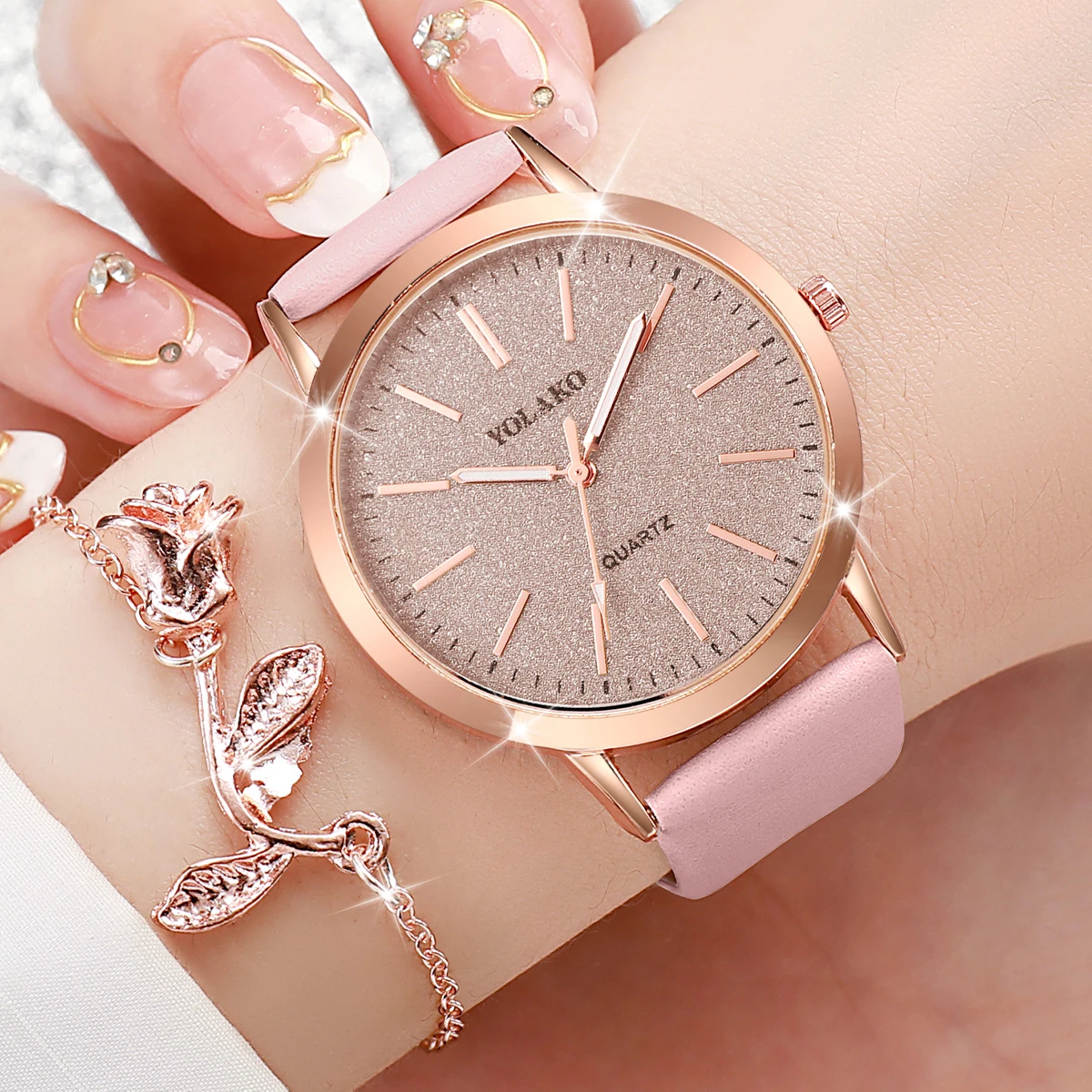 4PCS/Set Korean Women's Watch Fashion Versatile Leather Strap Grey Pink Twin Watch with Rose Bracelet