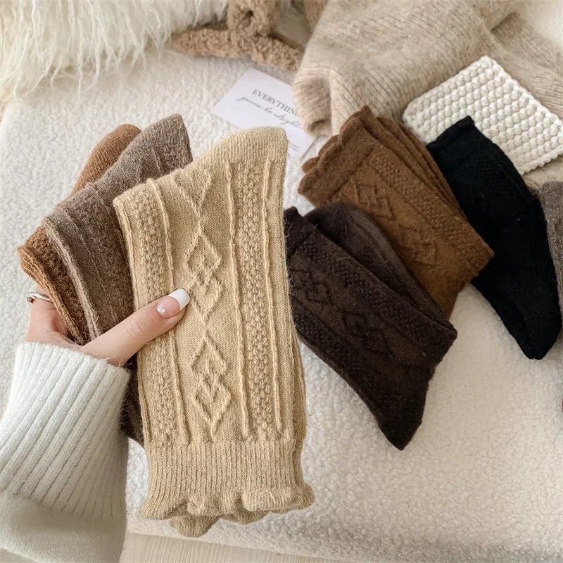 Warme Socken für Damen, neue einfarbige, dicke Herbst-Winter-Freizeit-Wollsocken, hochwertige, süße, modische Komfortsocken mit Rüschen