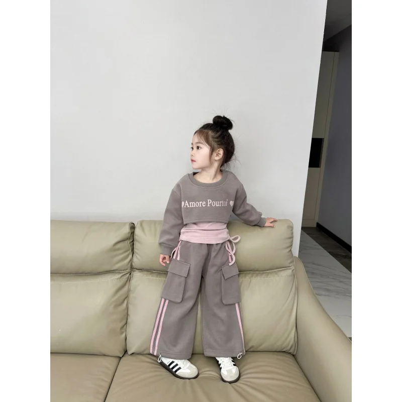 Рисунок 5 - Костюм для девочек