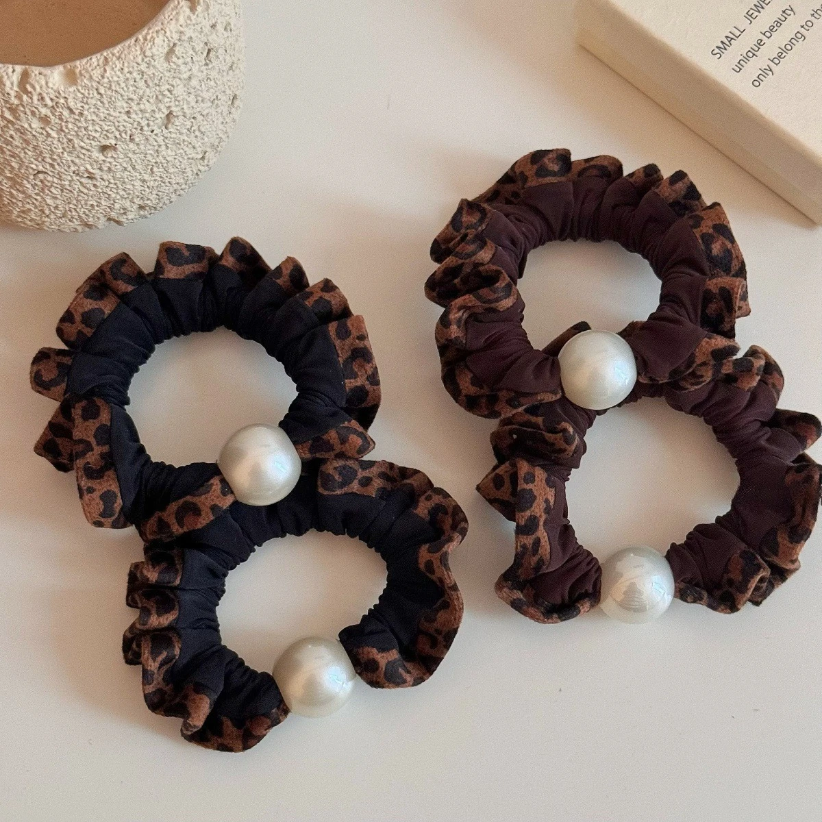 레오파드 프린트 진주 헤어 스크런치 헤어 타이 엘라스틱 고무 밴드 단색 부드러..